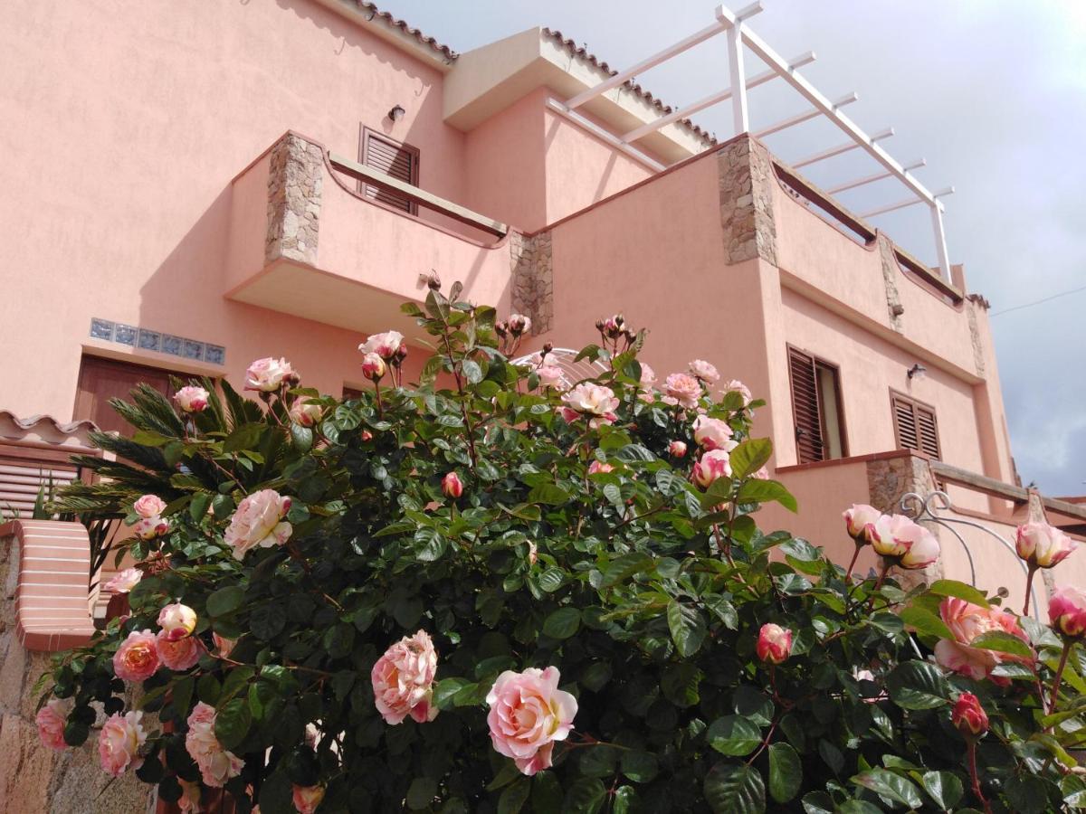 Bed and Breakfast The Roses Garden Ла-Маддалена Екстер'єр фото